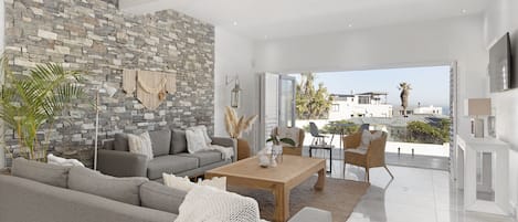 Superior House | Living area