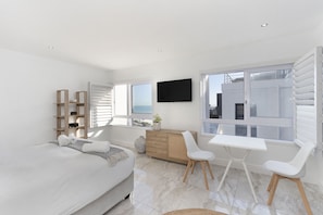 5 bedrooms, free WiFi - Endless Summer Beach House (Cape Town)