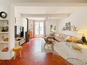 TV connectée, cheminée