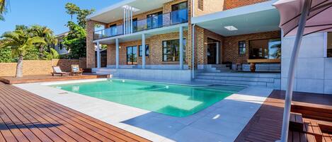 House (5 Bedrooms) | Front of property