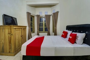 Standard Double Room | Desk, free WiFi, bed sheets - Hotel O My Guest House Syariah (Padalarang)