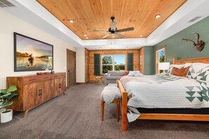 3 bedrooms, desk, iron/ironing board, travel crib - River Ranch - Secluded Outdoor Oasis (Colcord)