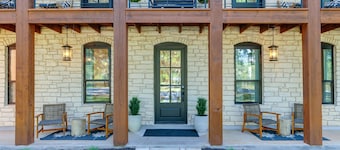 Three Dog Ranch - Pool, Game Room & Sleeps 18