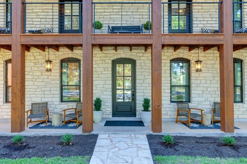 Three Dog Ranch - Pool, Game Room & Sleeps 18