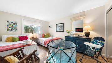 2 bedrooms, in-room safe, desk, iron/ironing board