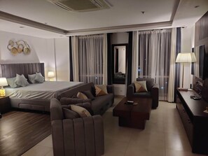 1 slaapkamer, een strijkplank/strijkijzer, wifi, beddengoed