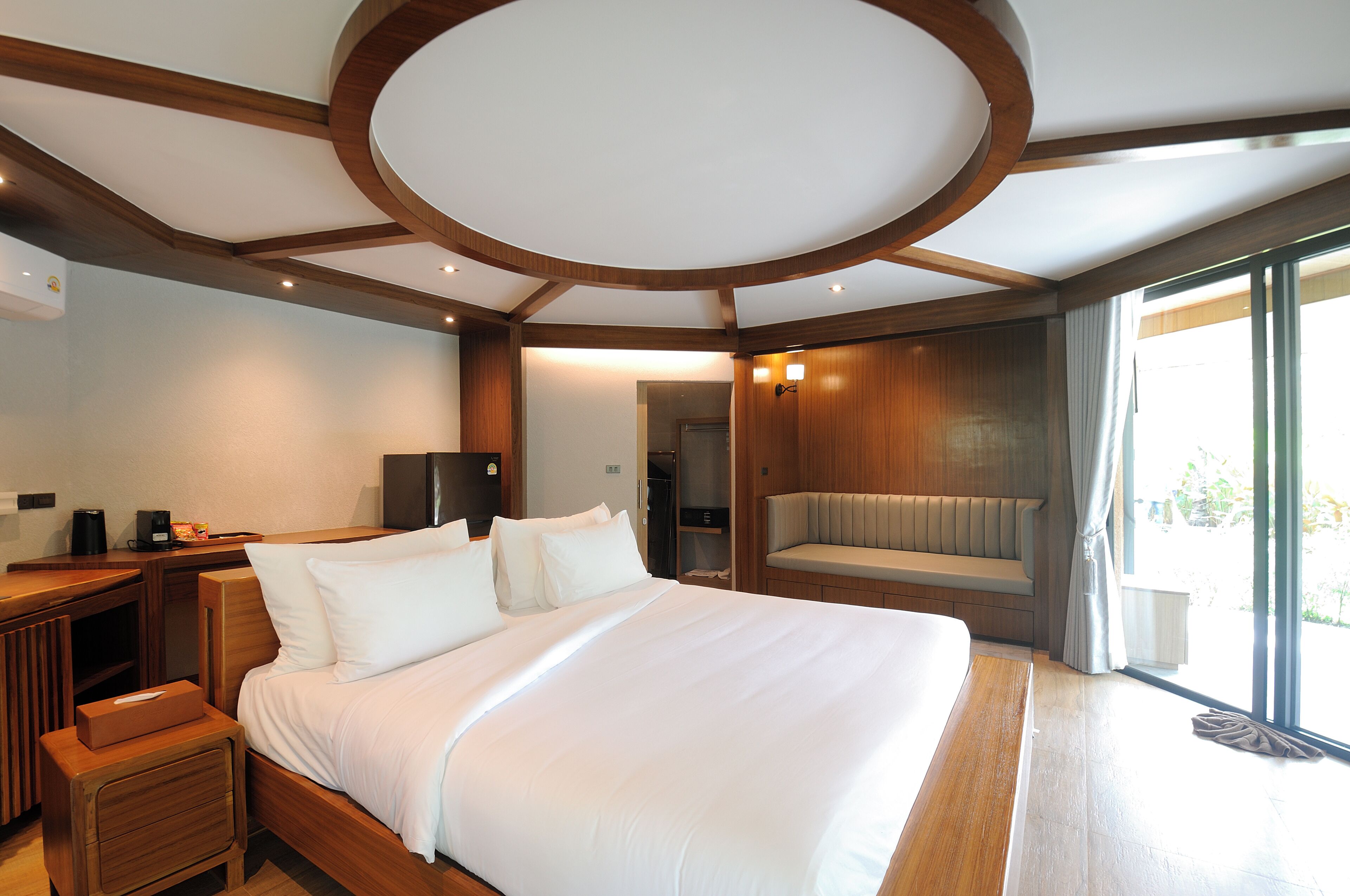 Cabin Deluxe | เตียง Tempur-Pedic, มินิบาร์ฟรี, ตู้นิรภัยในห้องพัก, ผ้  าม่านกันแสง