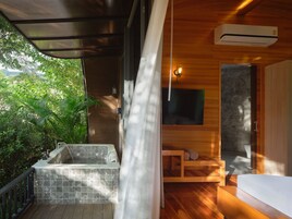 Suite Villa Outdoor Jacuzzi | Colchones Tempur-Pedic, minibar con artículos gratuitos, caja fuerte