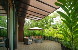 2-Bed Room Pool Villa Mountain | 露台