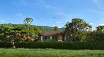 2-Bed Room Pool Villa Mountain | Tempur-Pedic-madrasser och gratis produkter i minibar