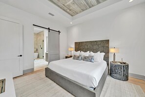 4 slaapkamers, een strijkplank/strijkijzer, wifi, beddengoed