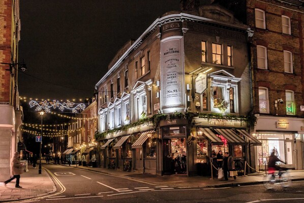 Unclassified image, 1 of 35, button