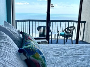 Desk, iron/ironing board, WiFi, bed sheets