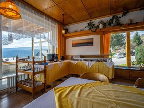 Dining - Bayerisch Häusl by Interhome (Bayerisch Eisenstein)