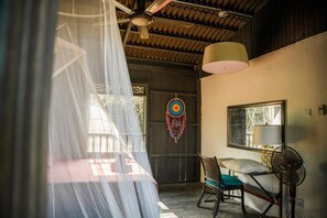 Décoration personnalisée, ameublement personnalisé, draps fournis