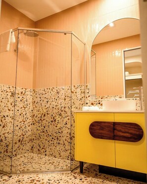 Unclassified image, 4 of 6, button - Peninsula Hotel (Adelaide)