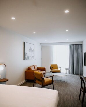 Unclassified image, 3 of 6, button - Peninsula Hotel (Adelaide)