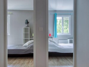 3 bedrooms, iron/ironing board, WiFi