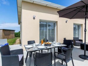 Outdoor dining - Kervennou by Interhome (Saint Jean du Doigt)