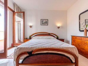 3 bedrooms, desk, Internet - Llimona by Interhome (Creixell)