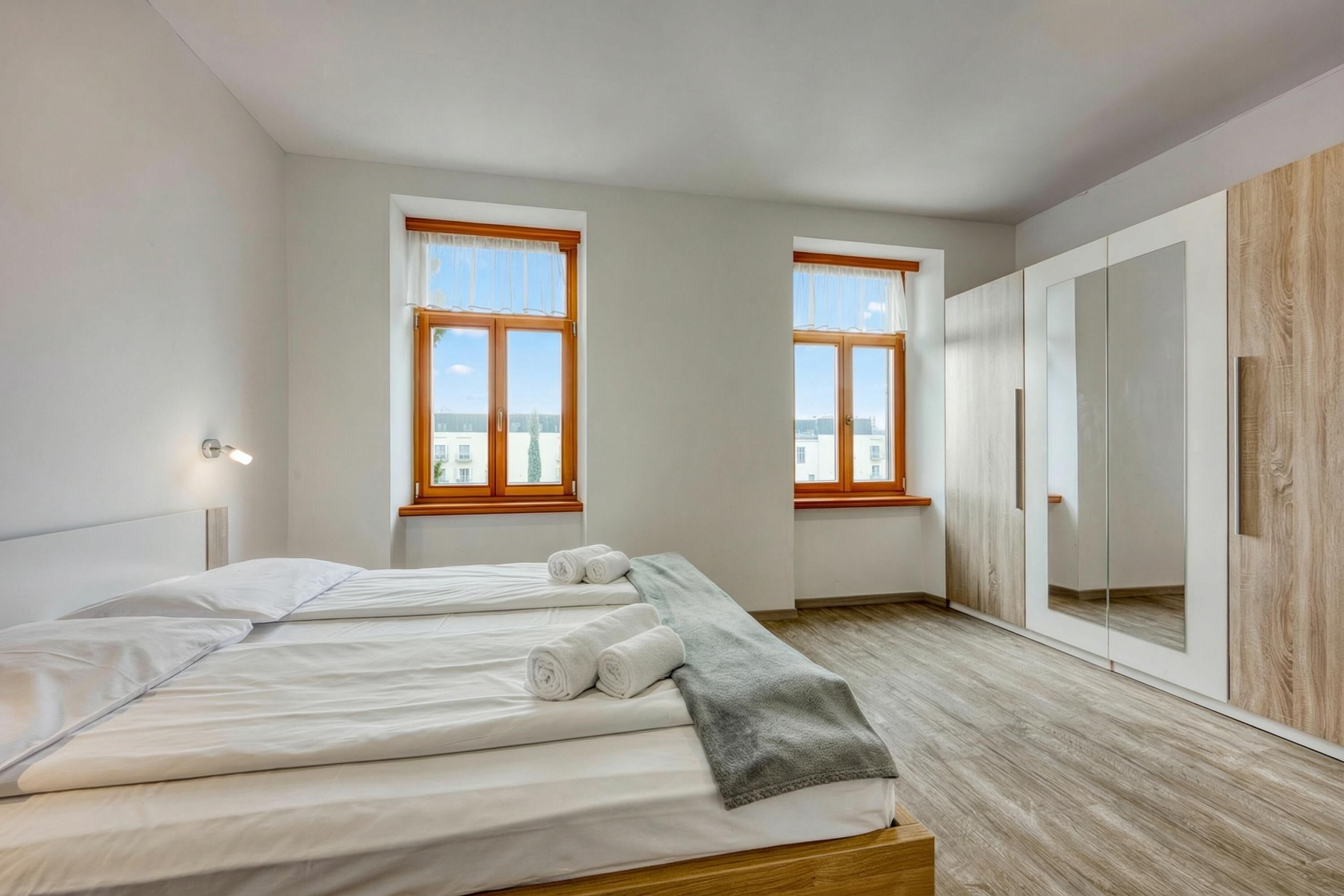 Familieleilighet, flere soverom, ved fjell (Villa Roma Portorose - 3 Balcony) | 3 soverom, safe på rommet, skrivebord for bærbar PC og wi-fi (inkludert)