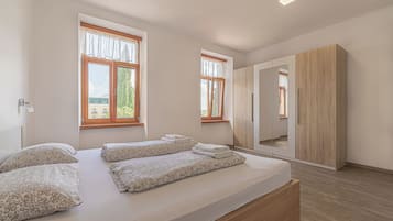3 Schlafzimmer, Zimmersafe, laptopgeeigneter Arbeitsplatz