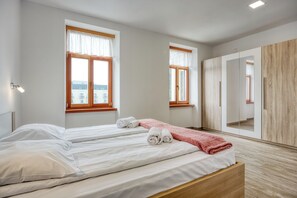 3 Schlafzimmer, Zimmersafe, laptopgeeigneter Arbeitsplatz