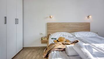 Family Apartment, 2 Bedrooms, Microwave, Mountainside (Villa Roma Portorose - 1 Classic) | 2 bedrooms, free WiFi, bed sheets