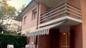 Exterior - Elegant Villa a few Meters From the Beach (Lignano Sabbiadoro)