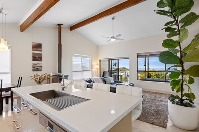 Valley View | 3BR Home · Sauna, Fire Pit, Pizza Oven, Kids Playset & Views