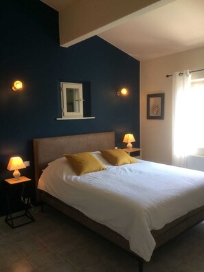 4 dormitorios, tabla de planchar con plancha, wifi y ropa de cama