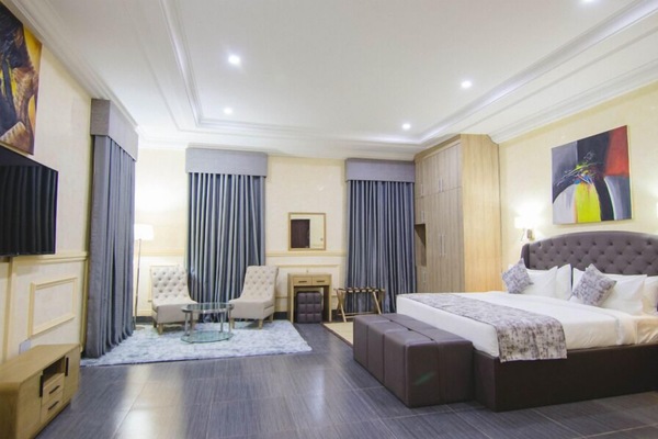 Luxury Single Room, City View | Premium bedding, down comforters, in-room safe, desk