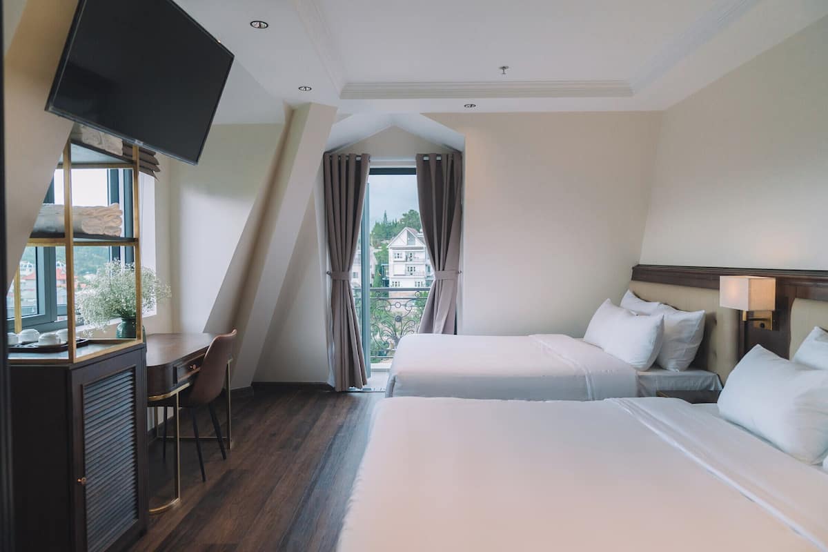 Colchones con pillow-top, minibar y escritorio