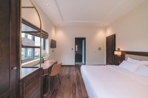 Deluxe Double Room, Balcony, City View | Pillowtop beds, minibar, desk, laptop workspace - Sunset Hill Hotel (Da Lat)