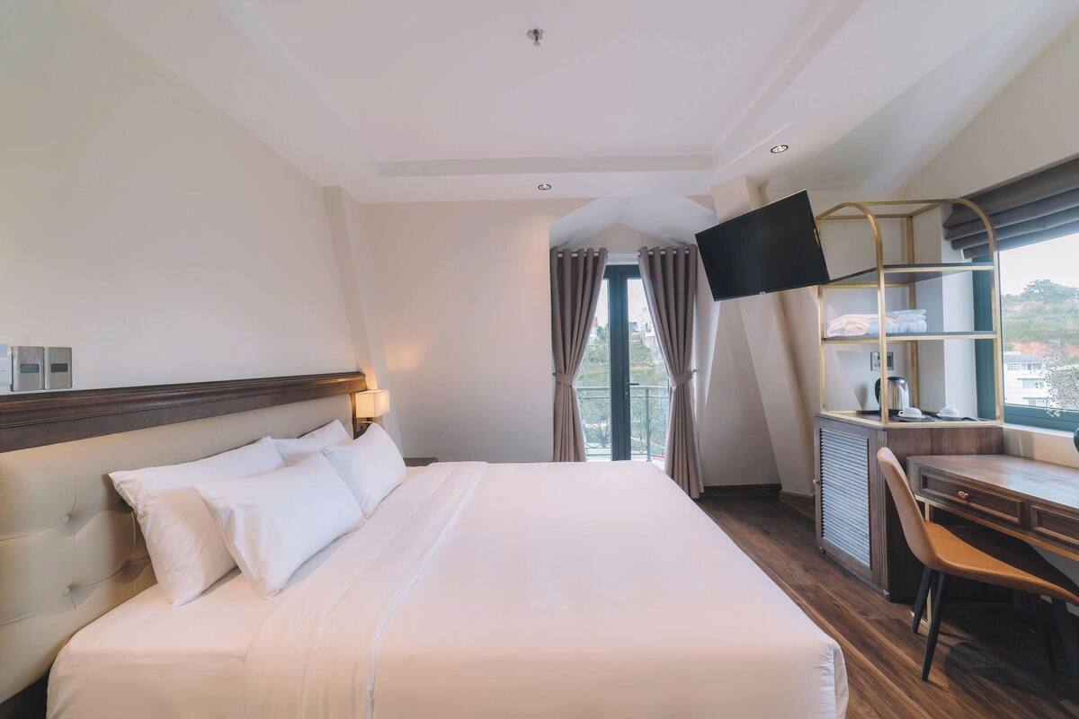 Double Room, Balcony, Valley View | Pillowtop beds, minibar, desk, laptop workspace