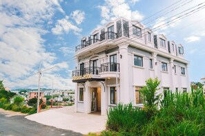 Front of property - Sunset Hill Hotel (Da Lat)