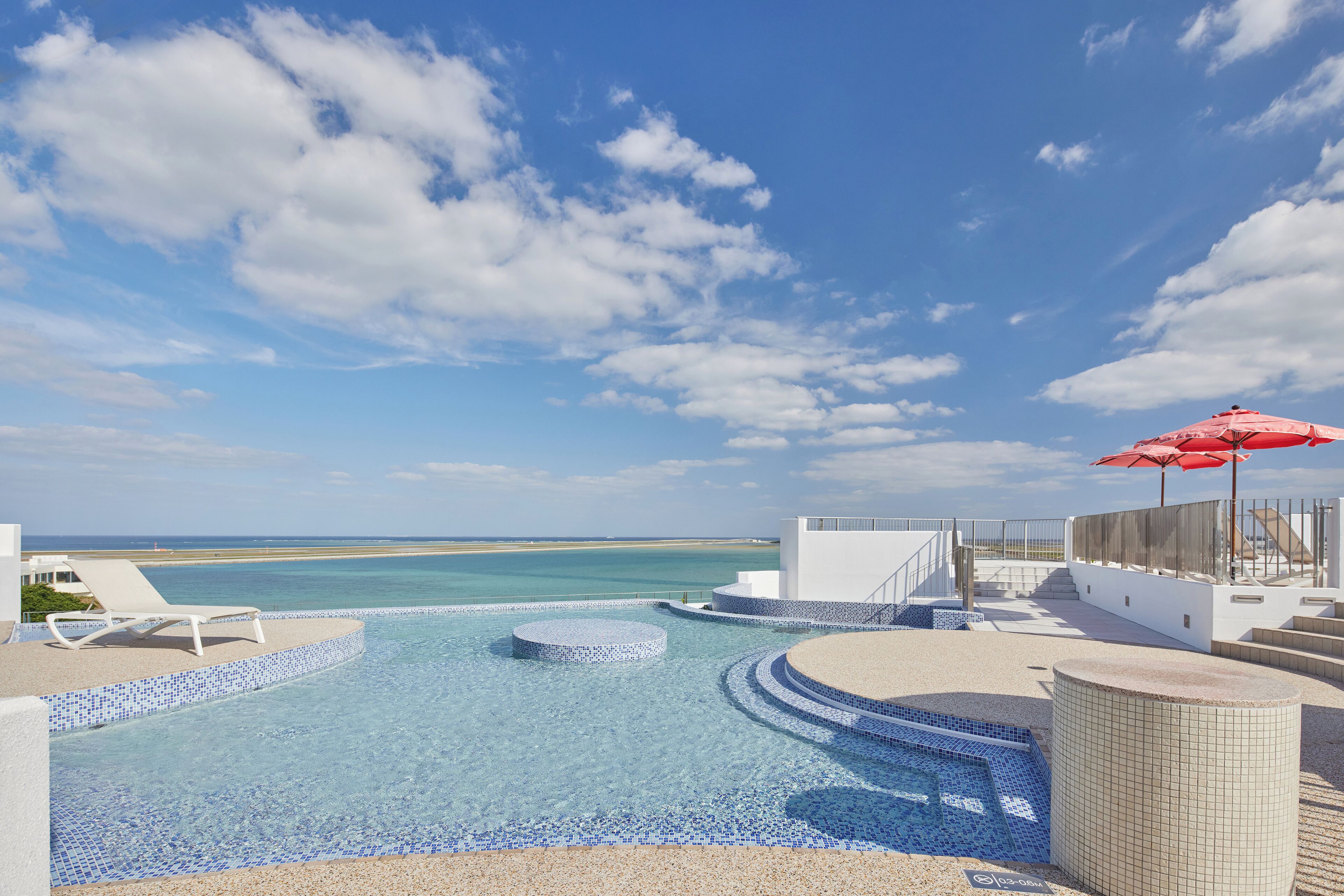 季節限定屋外プール