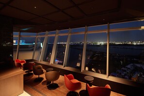 Bar lounge