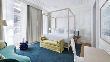 Habitación Premium | Minibar, caja de seguridad en la habitación y decoración personalizada