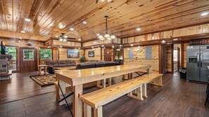 المنشأة من الداخل