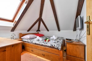 Family House, 3 Bedrooms, Balcony, Mountainside (Hunting Lodge Hills Retreat) | 3 bedrooms, WiFi - Hunting Lodge Hills Retreat (Velika Pisanica)