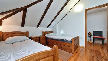 3 bedrooms, free WiFi, bed sheets