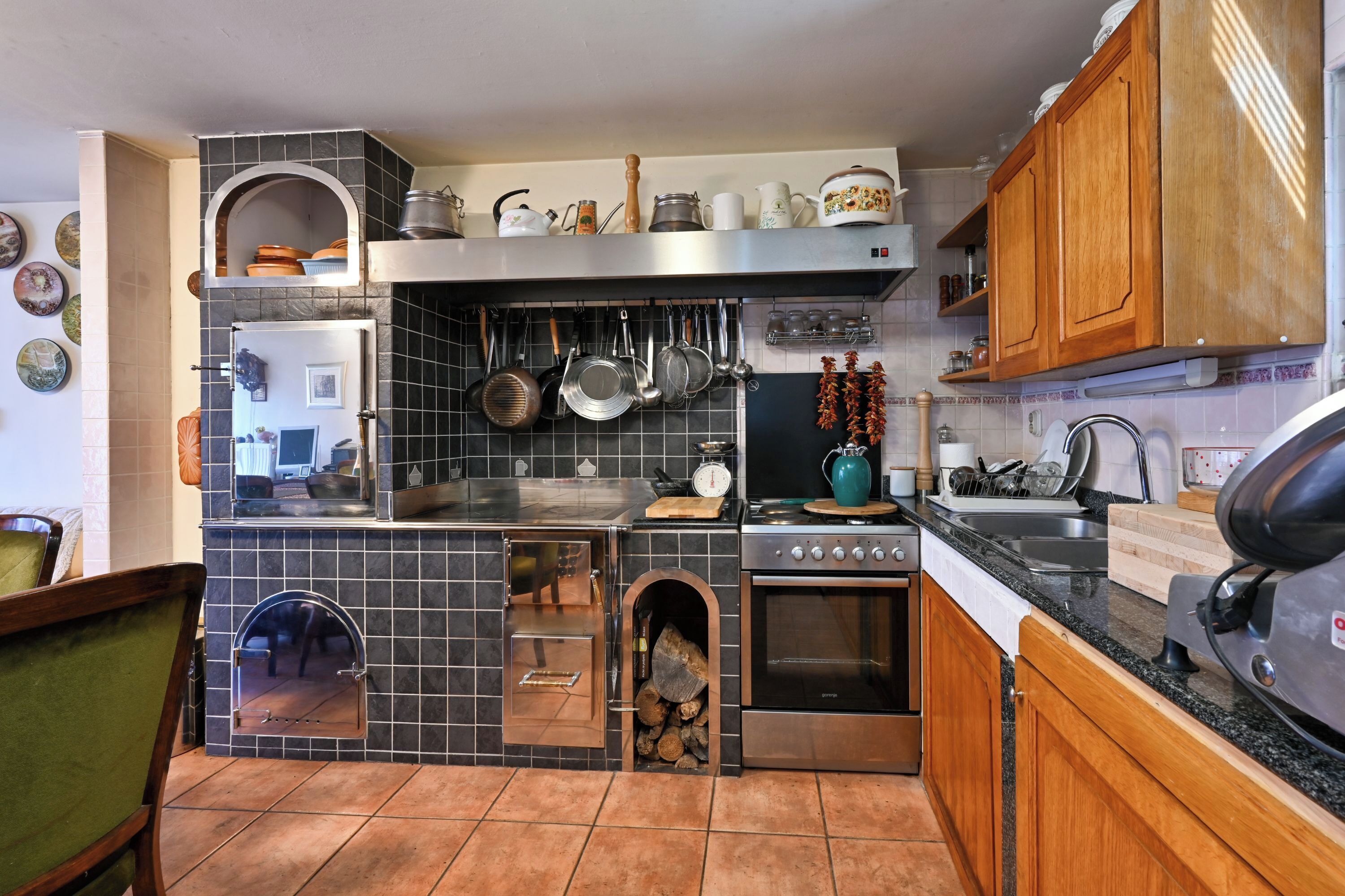 Family House, Multiple Bedrooms, Mountainside (Hunting Lodge) | Private kitchen | Fridge, oven, stovetop, coffee/tea maker