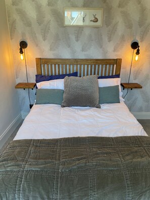 2 bedrooms, iron/ironing board, WiFi, bed sheets - The Cranny - Superbly Renovated 2 Bed house in Central Morpeth  (Morpeth)