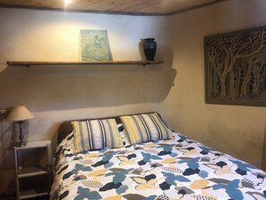 1 chambre, fer et planche à repasser, Wi-Fi, draps fournis