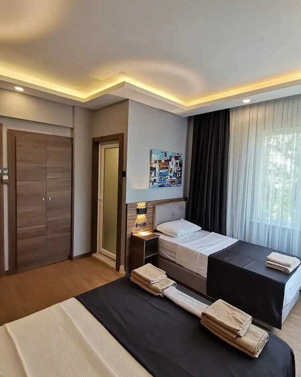 Frette Italian sheets, premium bedding, in-room safe, desk - Nicer Hotel (Didim)