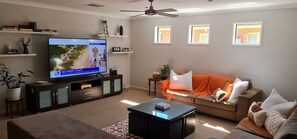 Smart TV, books