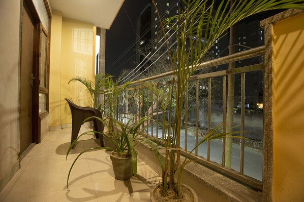 Deluxe Double Room | Balcony - Hotel Ginger Palace (Noida)