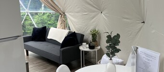 Indulge in luxurious bliss ￼: private Hot Tub, kayaking. So much more