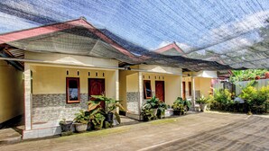 Front of property - Hotel O Inn Homestay (Janapria)